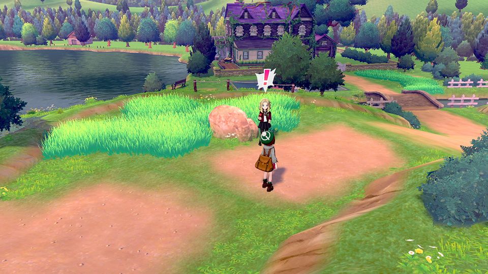 Een trainer verkent de Galar-regio in Pokémon Sword en Shield.