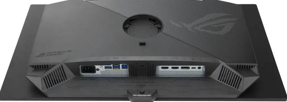Aansluitingen aan de onderkant van de ASUS ROG Strix OLED XG27UCDMG, met HDMI, DisplayPort, USB-C en USB-A.
