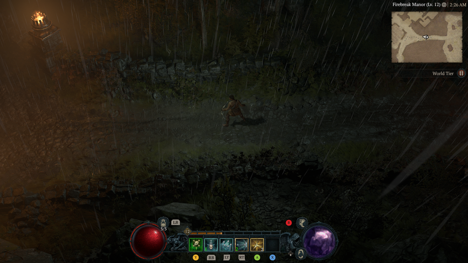 Een held trekt door de open wereld van Sanctuary in Diablo IV.