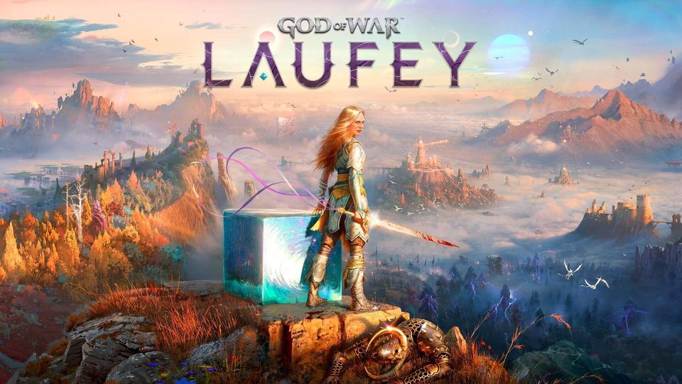 Key art van God of War Laufey met het logo boven Laufey die over een mistig landschap uitkijkt.